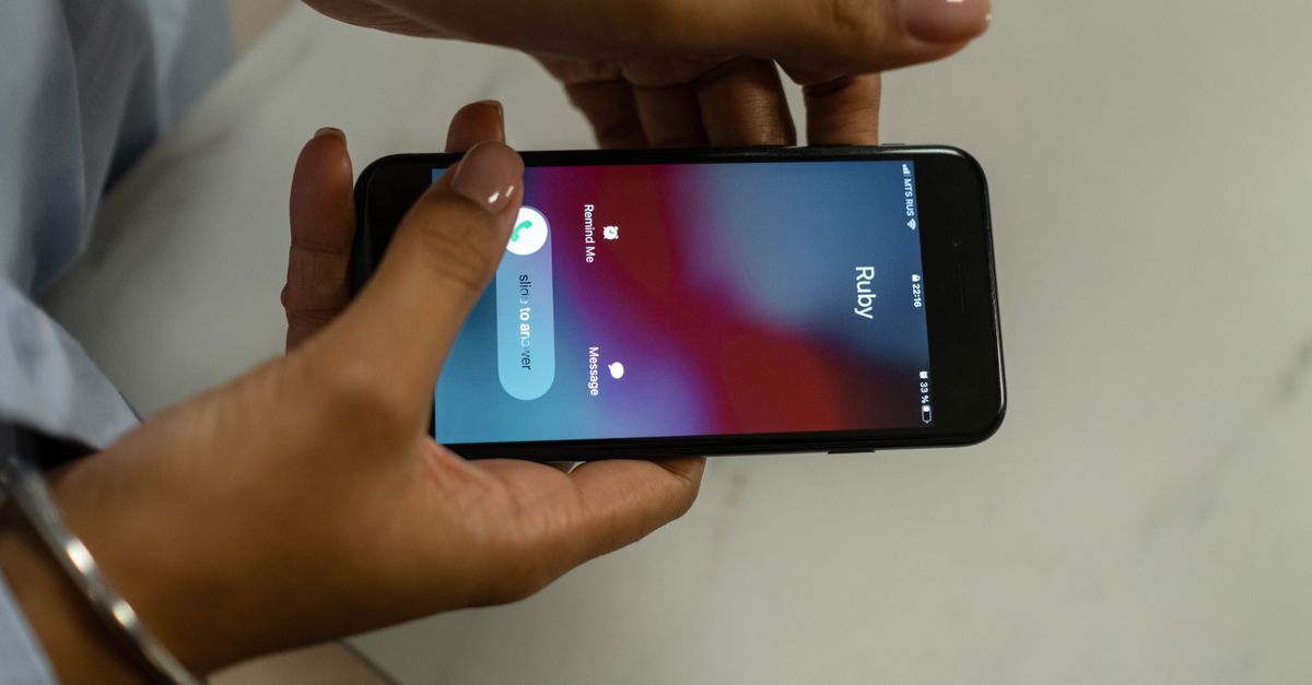Missed-Call Text-Back System: How It Works With an AI Receptionist