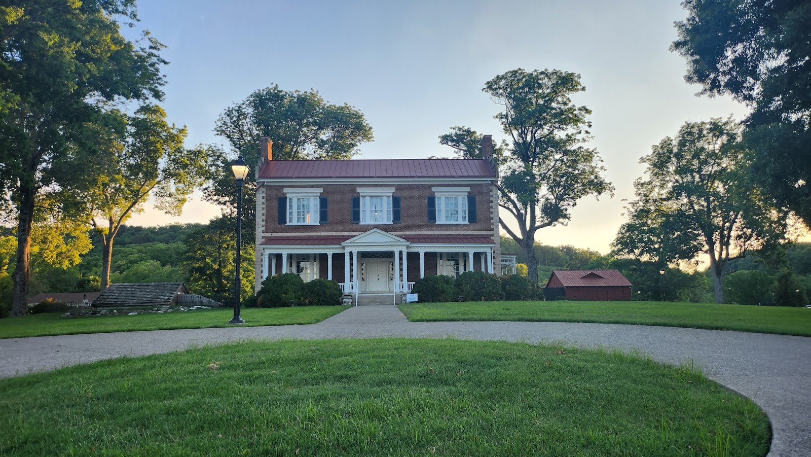 Brentwood TN cityscape