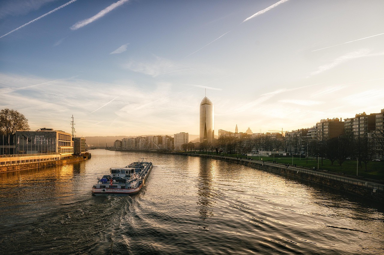 Des Plaines IL cityscape