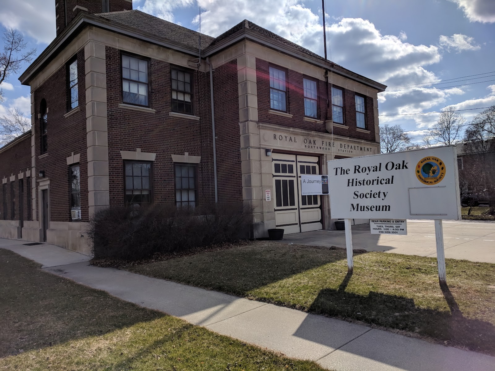 Royal Oak MI cityscape