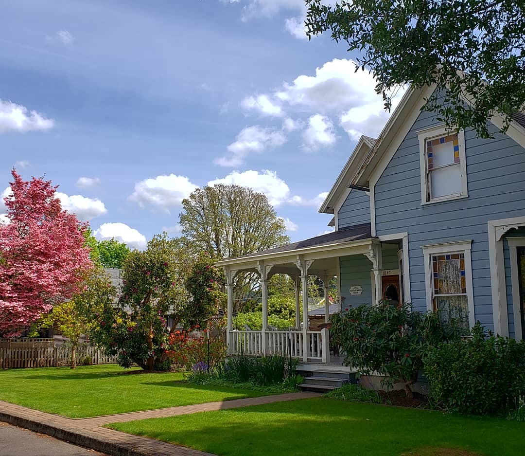 West Linn OR cityscape